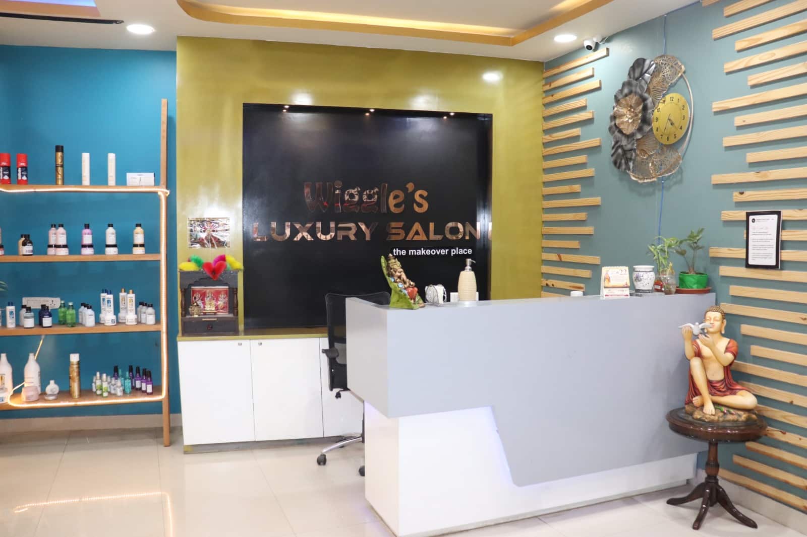 Wiggles Luxury Salon